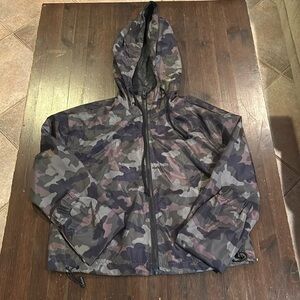 Outer Edge Women’s Camo Windbreaker Size Small